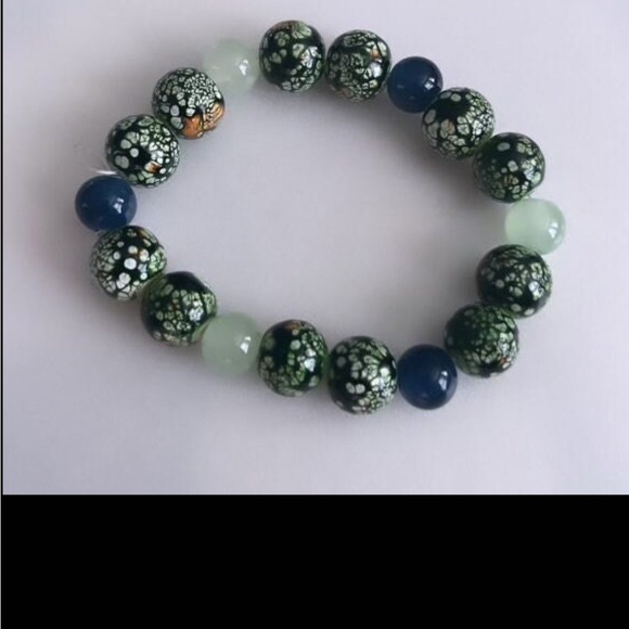 Green Bracelet - Picture 2 of 4